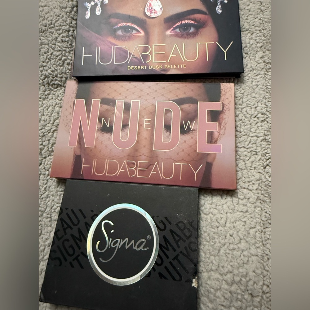 3 pallets total/ 2-HUDA BEAUTY Eyeshadow Palette/ 1-Sigma palette